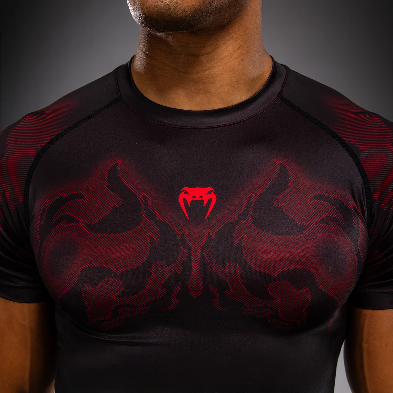 Venum Spectre Short Sleeve Rashguard - Black/Red - Image 5