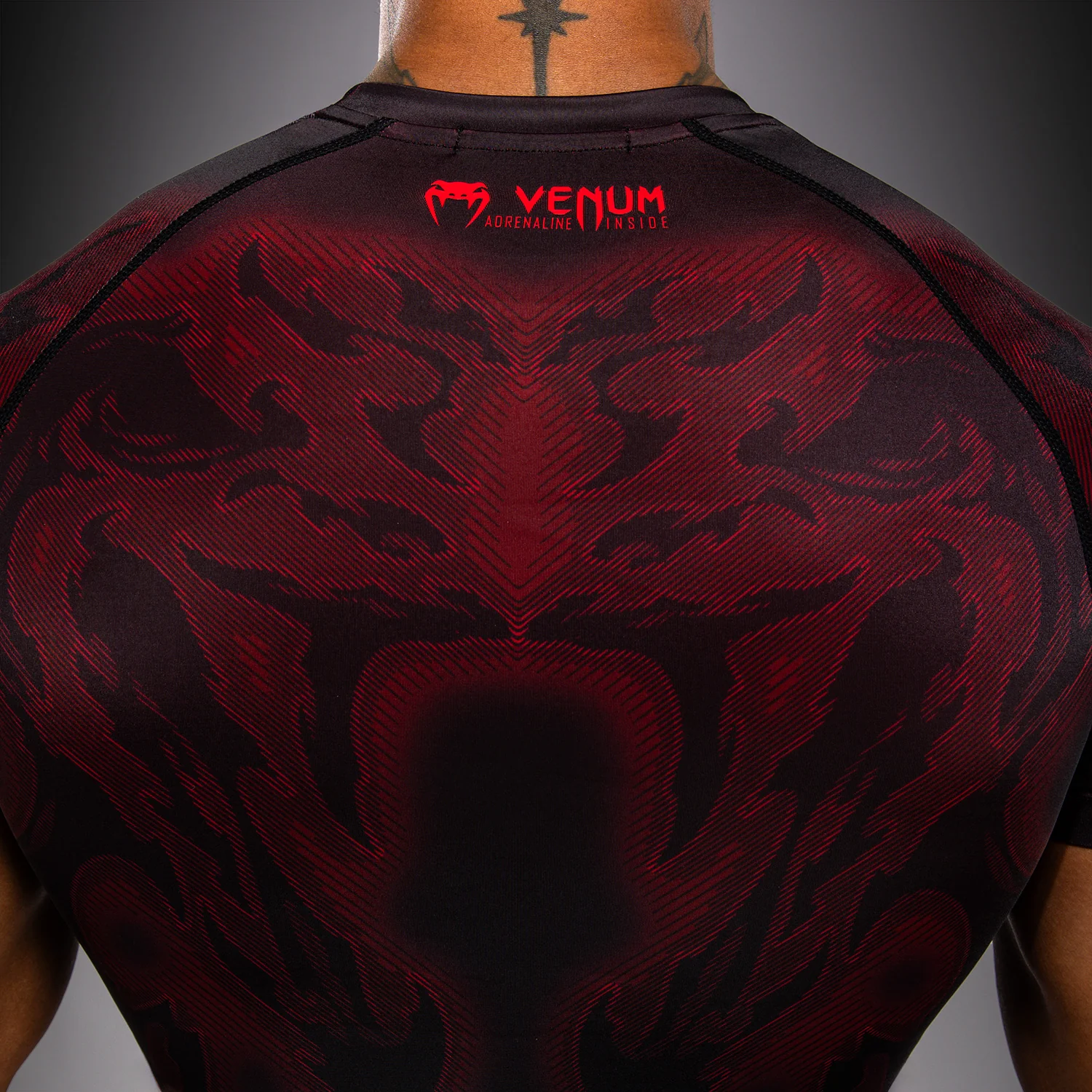 Venum Spectre Short Sleeve Rashguard - Black/Red - Image 6