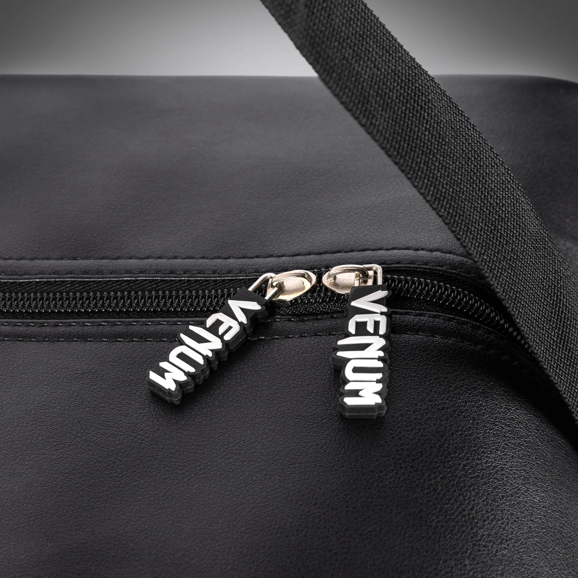 Venum sport bag - Black/White - Image 3