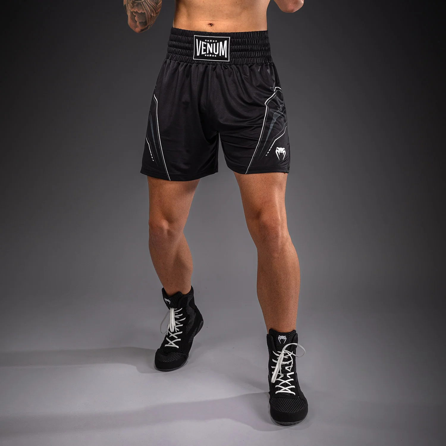 Venum Streamline Boxing Shorts - Black/White