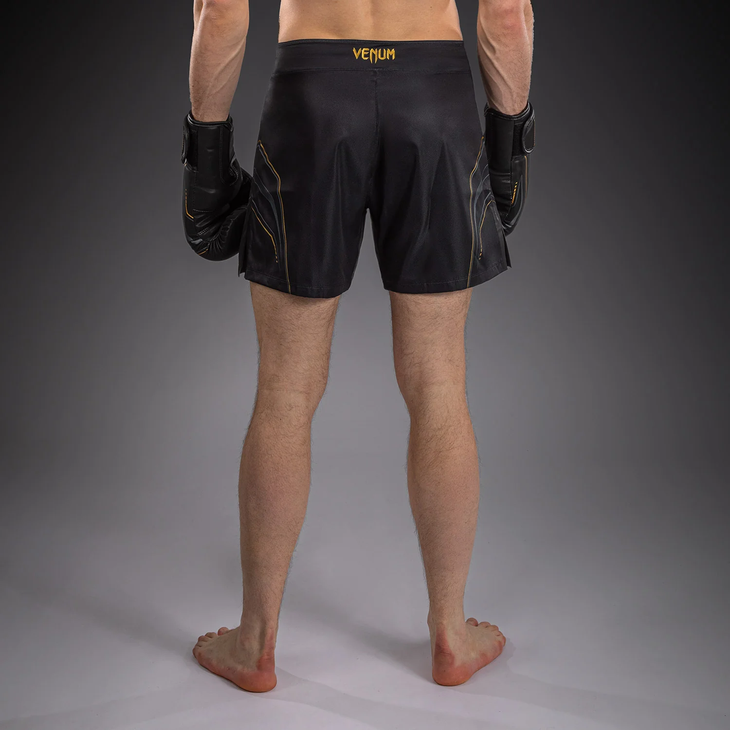 Venum Streamline Fightshorts - Black/Gold - Image 5