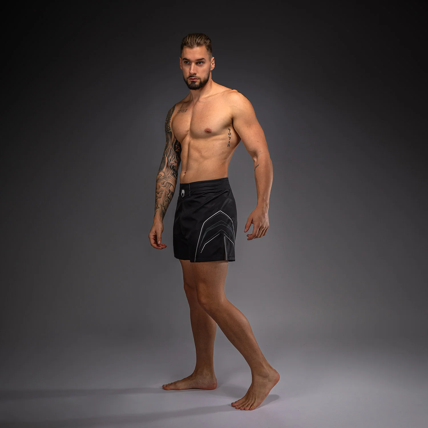 Venum Streamline Fightshorts - Black/White - Image 3