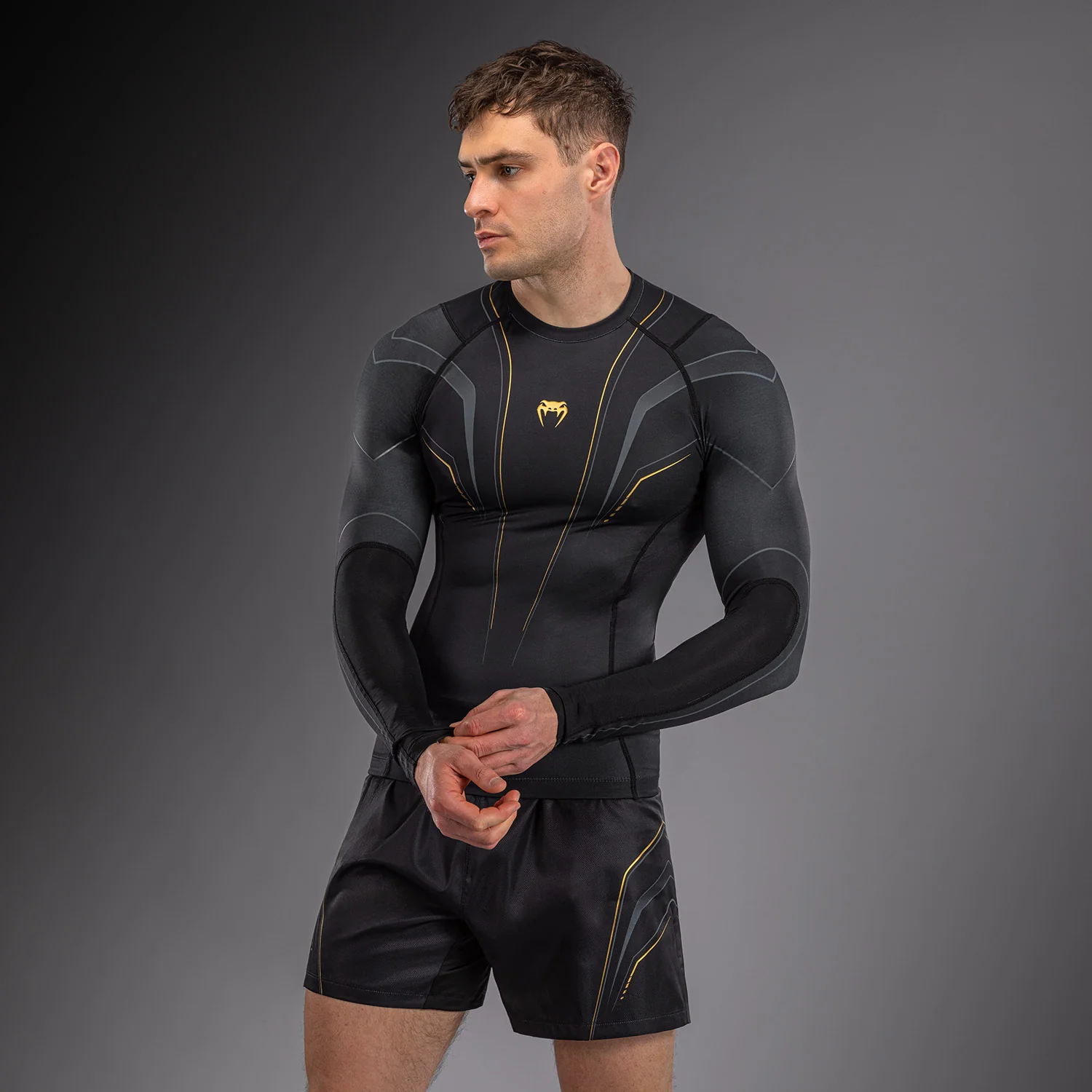 Venum Streamline Long Sleeve Rashguard - Black/Gold - Image 3