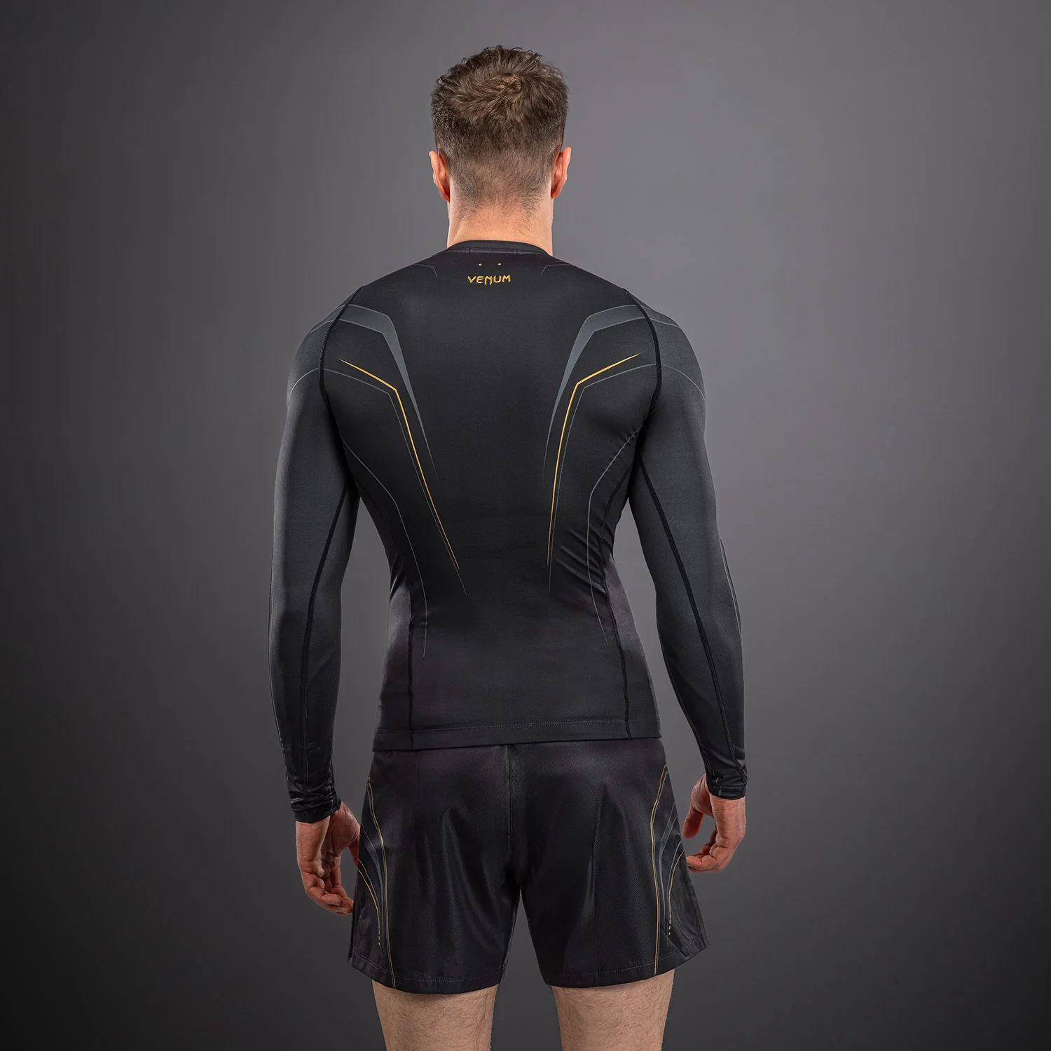Venum Streamline Long Sleeve Rashguard - Black/Gold - Image 5