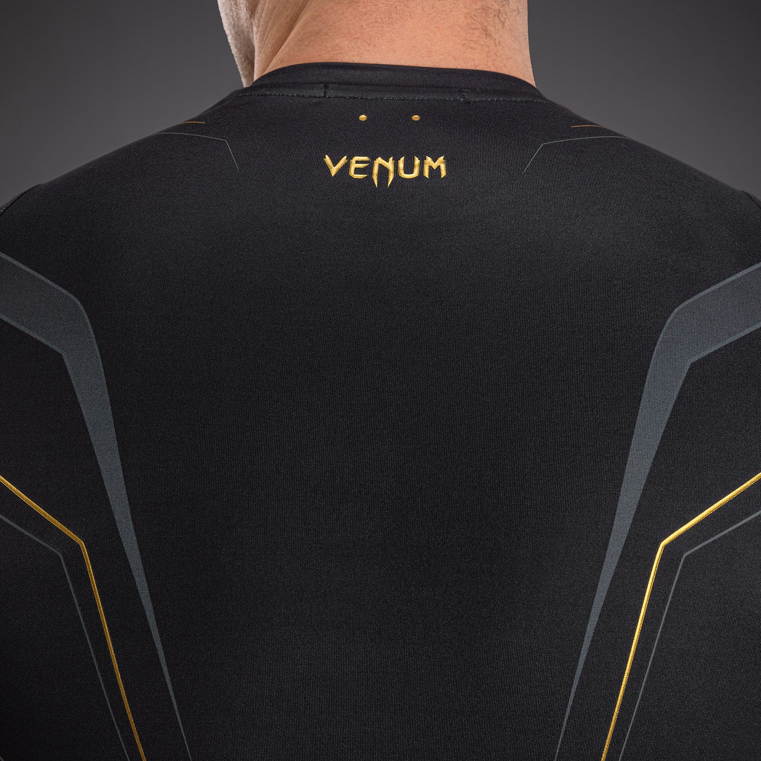 Venum Streamline Short Sleeve Rashguard - Black/Gold - Image 6