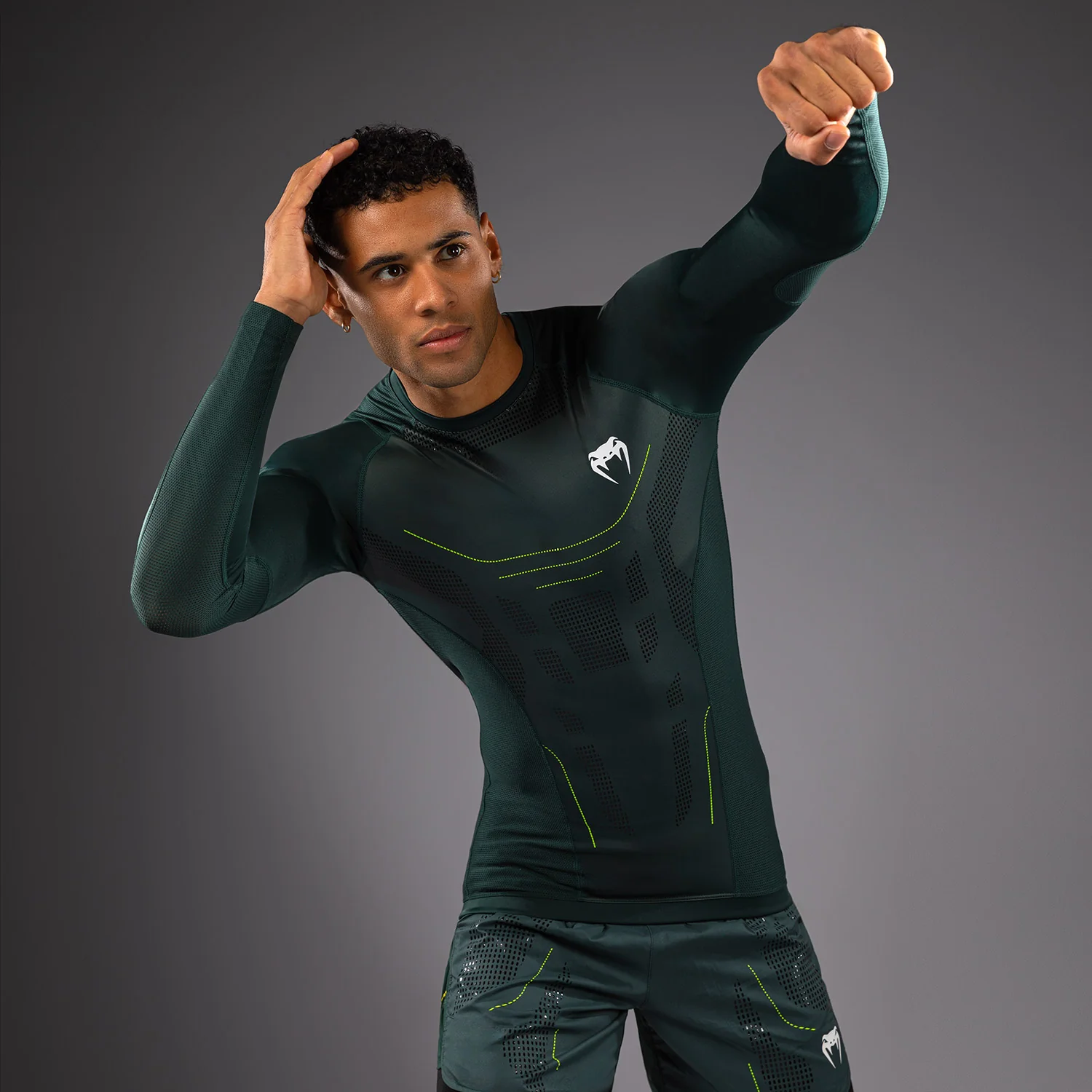 Venum Technical 3.0 Long Sleeve Rashguard - Forest Green - Image 3