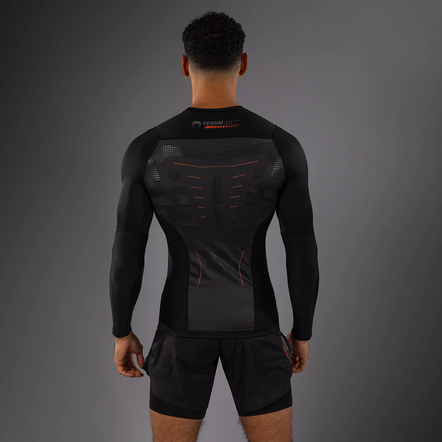 Venum Technical 3.0 Long Sleeve Rashguard - Graphite - Image 3