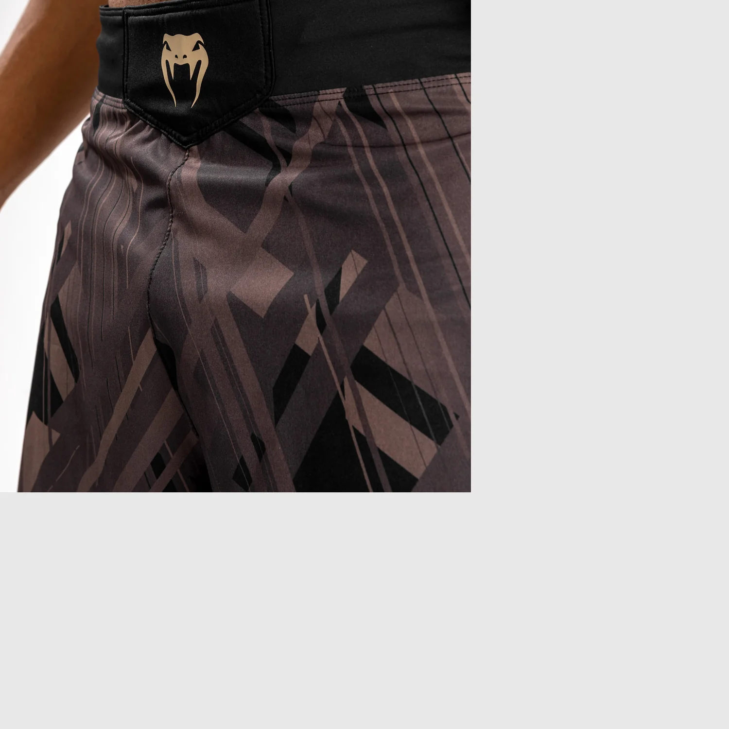 Venum Tecmo 2.0 Fightshort - Black/Brown - Image 4