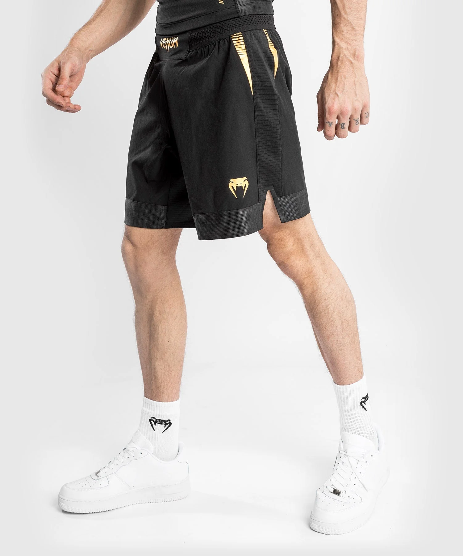 Venum Tempest 2.0 Fightshorts – Black/Gold - Image 2
