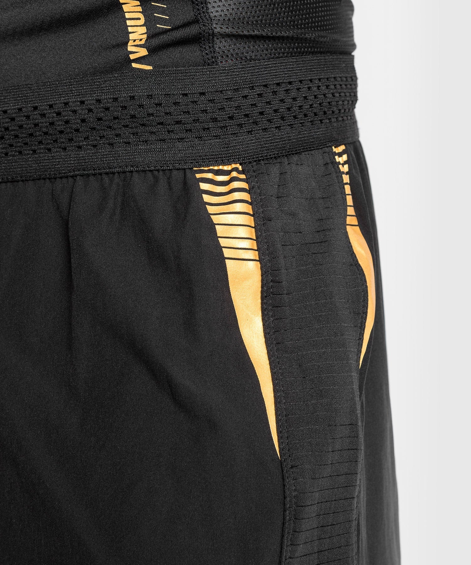 Venum Tempest 2.0 Fightshorts – Black/Gold - Image 4