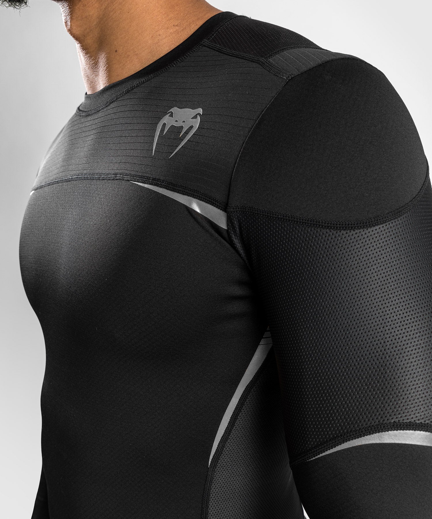 Venum Tempest 2.0 Rashguard Long Sleeves – Black/Grey - Image 6