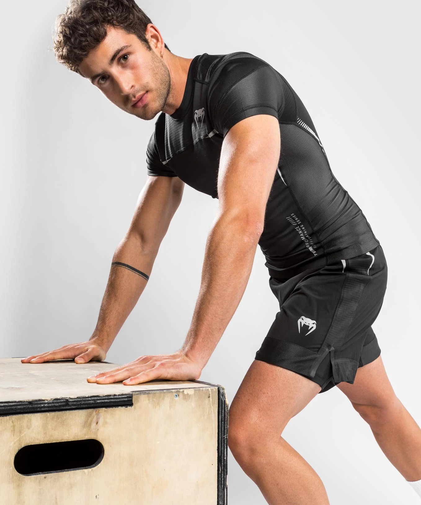 Venum tempest 2.0 Rashguard Short Sleeves – Black/Grey - Image 7