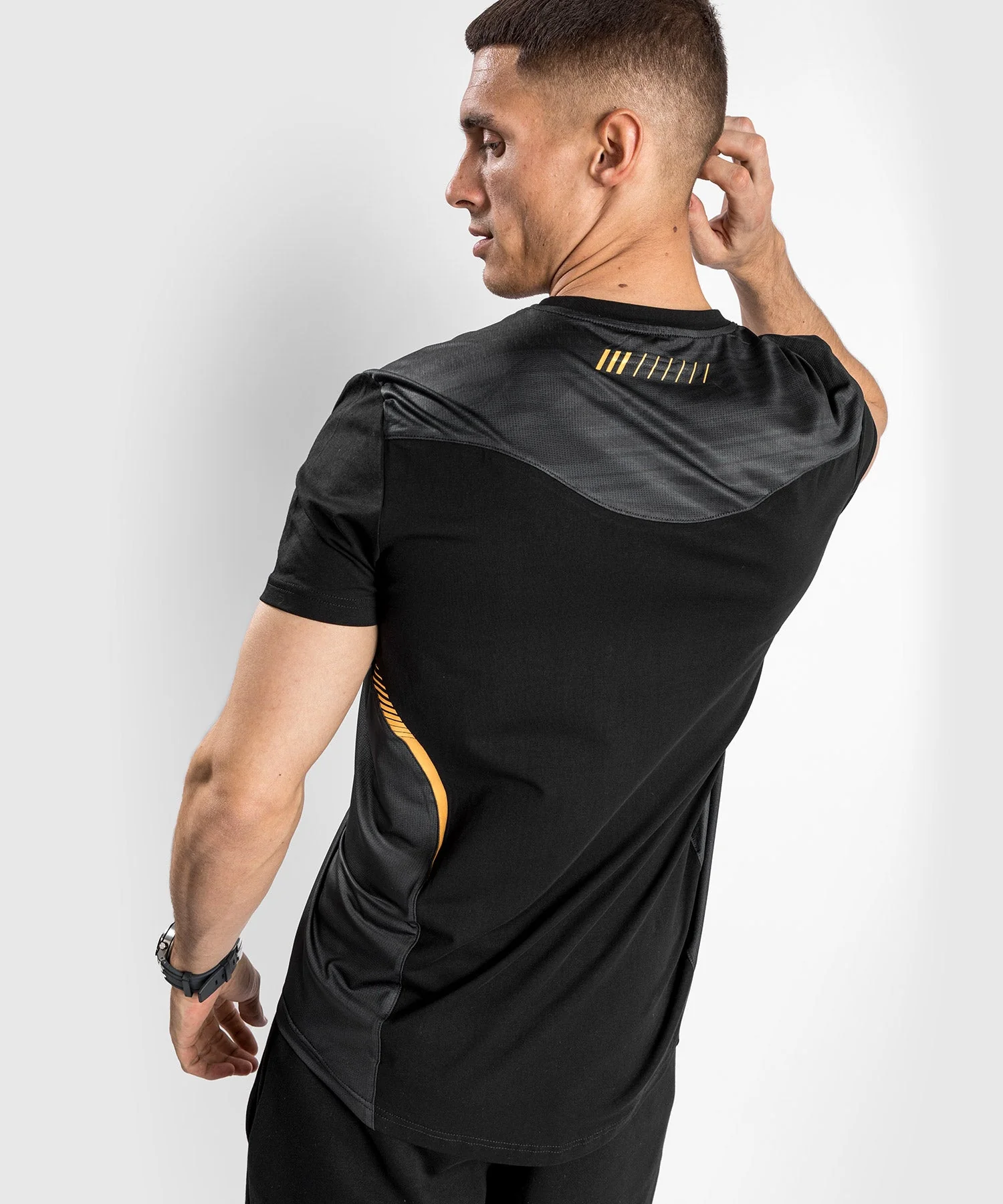 Venum Tempest 2.0 T-shirt – Black/Gold - Image 5