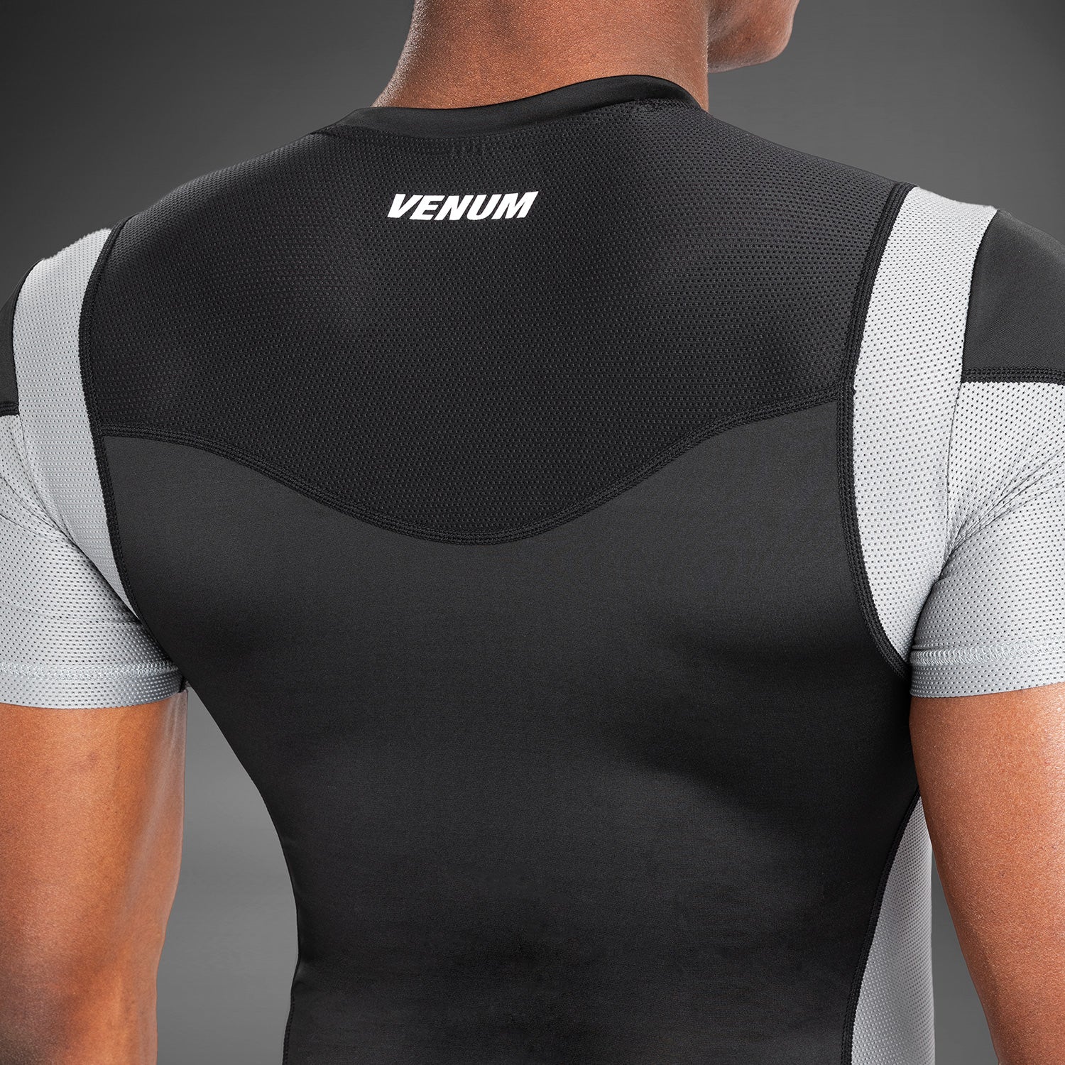 Venum Tempest Men's Short Sleeve Rashguard - Black/Grey - Image 3