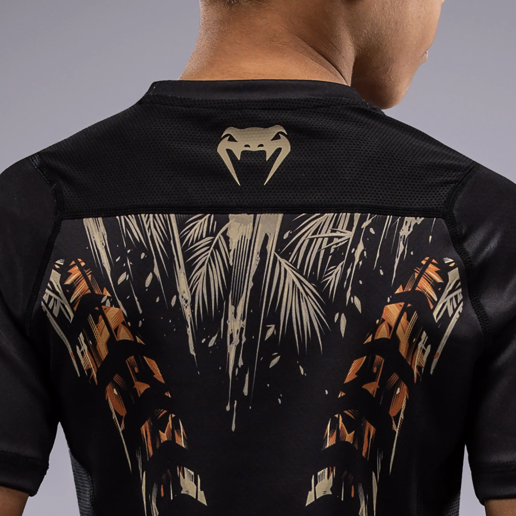 Venum Tiger Kids Short Sleeve Rashguard - Black/Neon Orange - Image 2