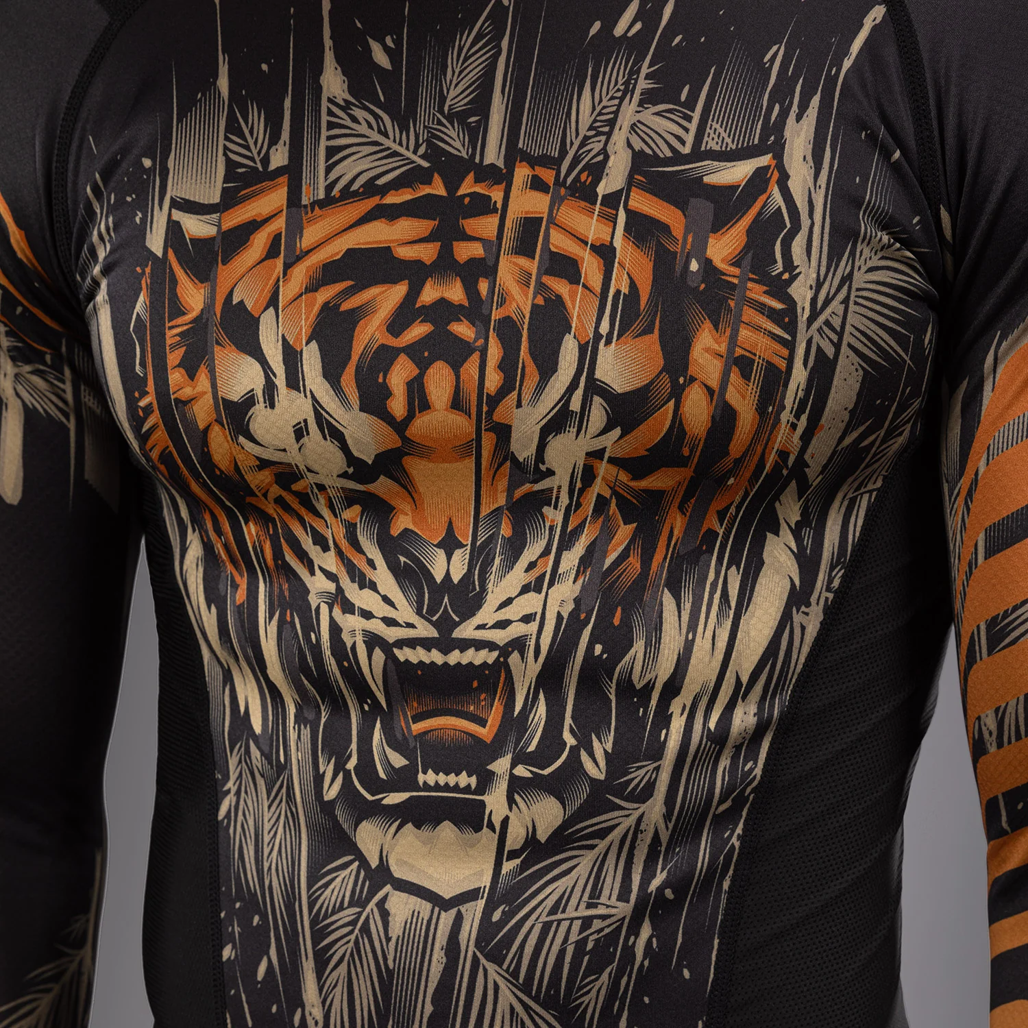 Venum Tiger Men's Long Sleeve Rashguard - Black/Neon Orange - Image 5