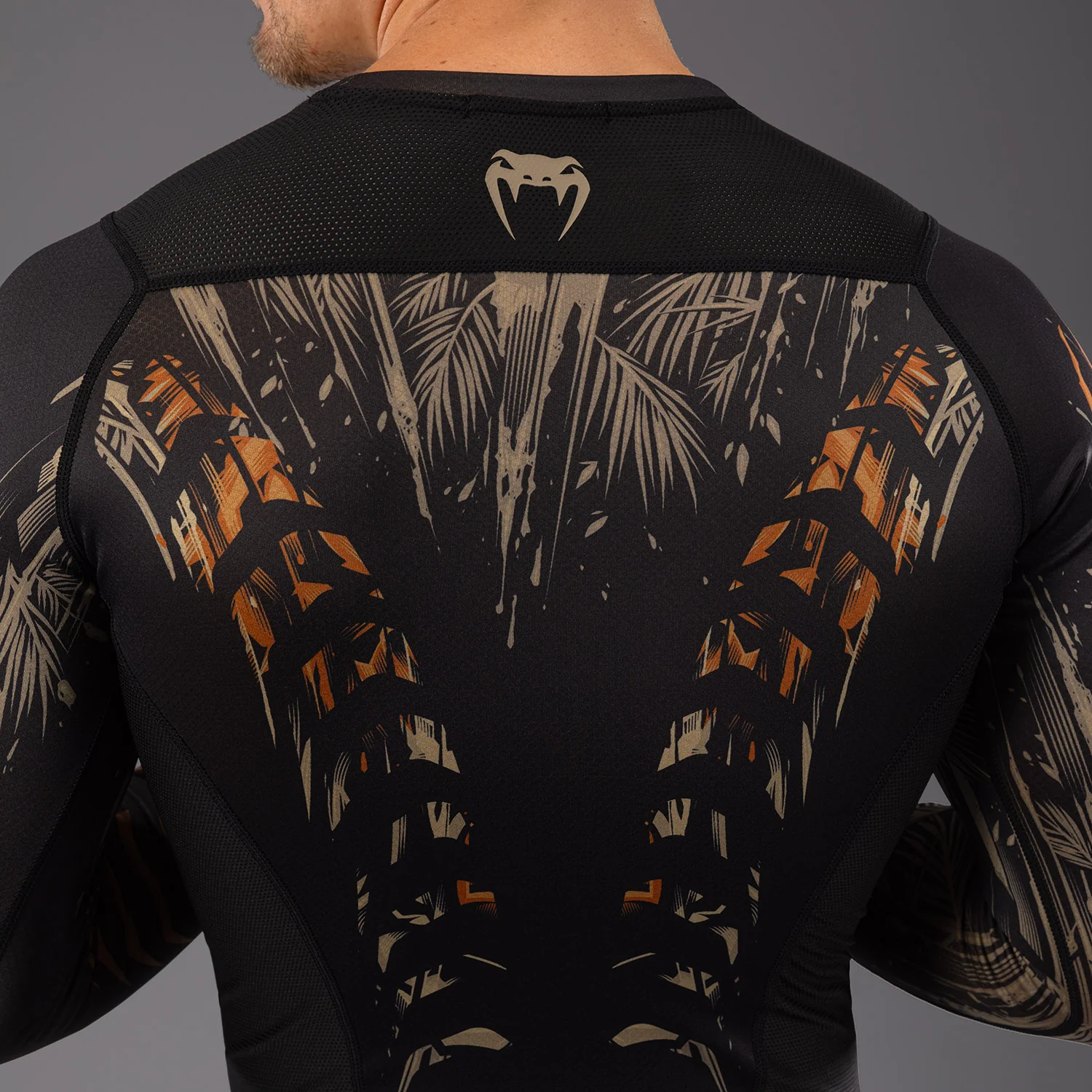 Venum Tiger Men's Long Sleeve Rashguard - Black/Neon Orange - Image 7