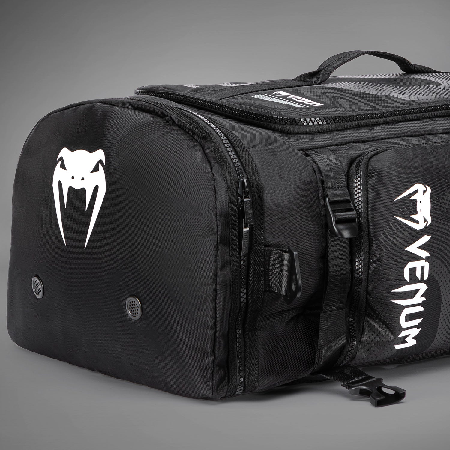 Venum Trainer Hybrid sports bag - Black - Image 7