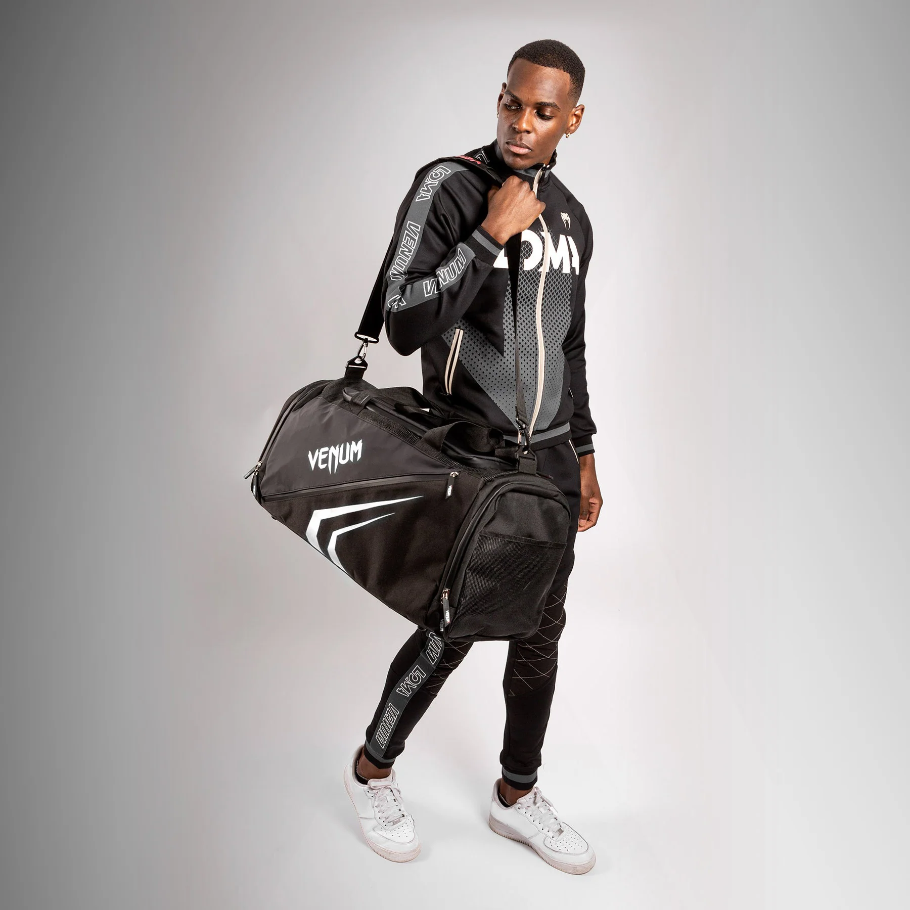 Venum Trainer Lite Evo Sports Bags (48L) - Image 10