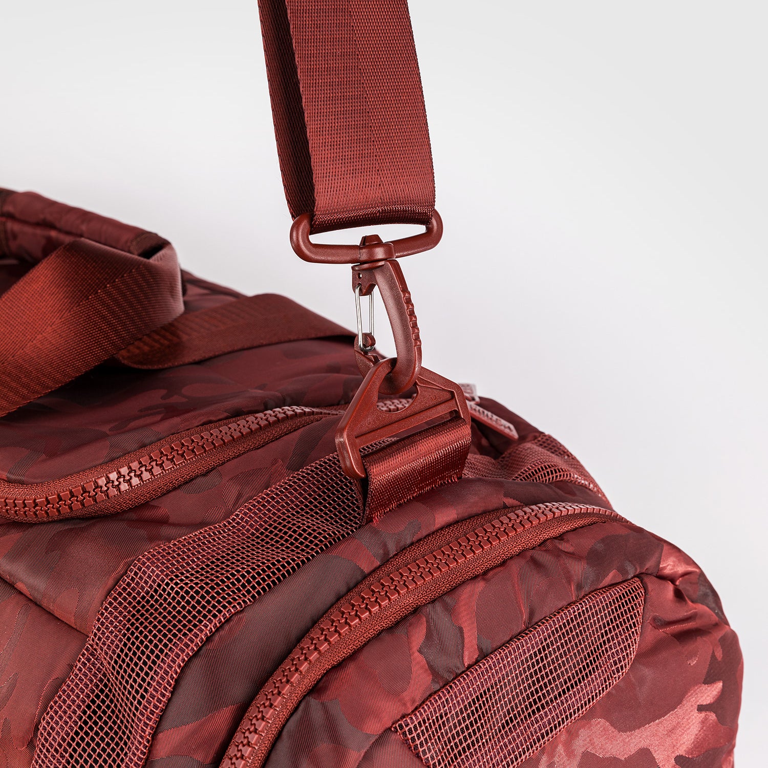 Venum Trainer Lite Sports Bag (48L) - Camo/Burgundy - Image 10