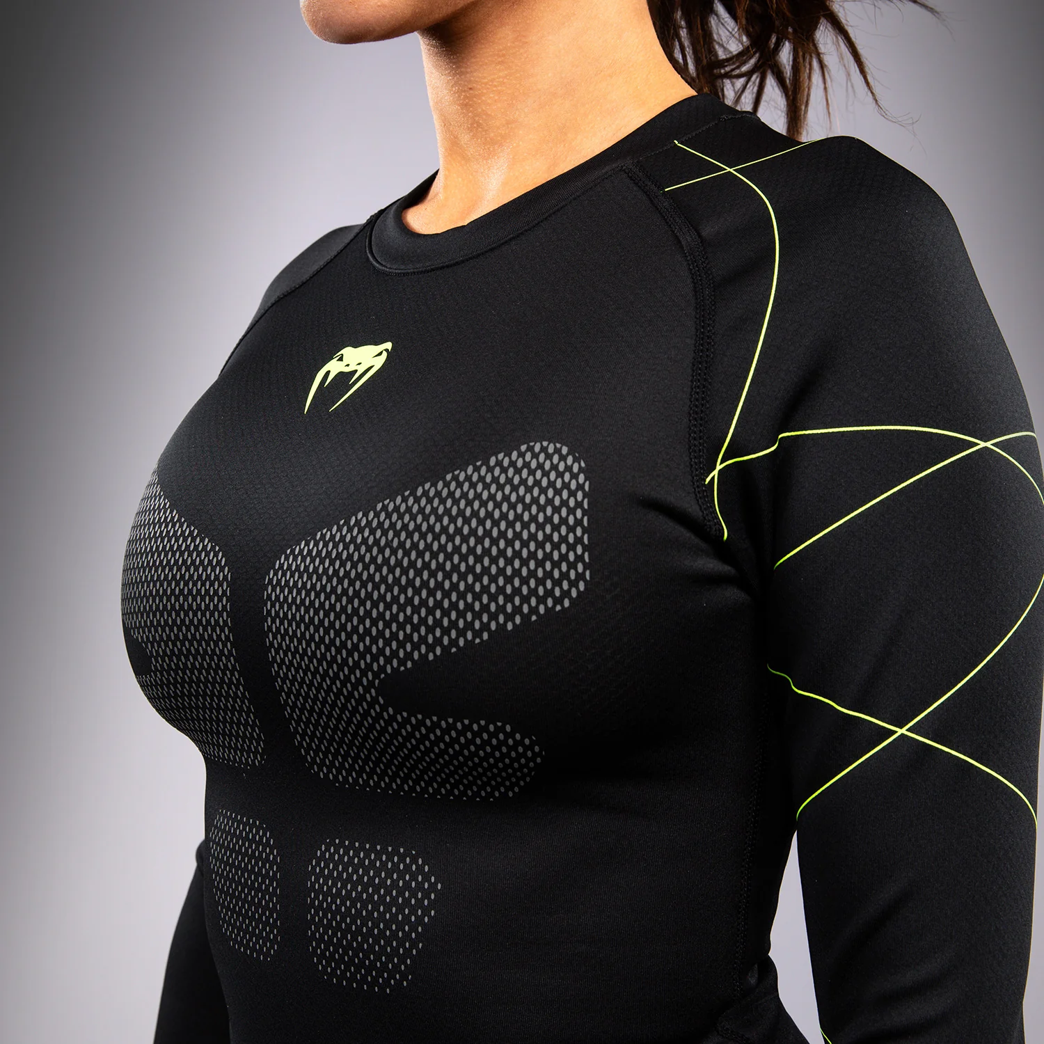 Venum Training Camp 4.0 Long Sleeve Rashguard - Black/Neon Green - Image 5