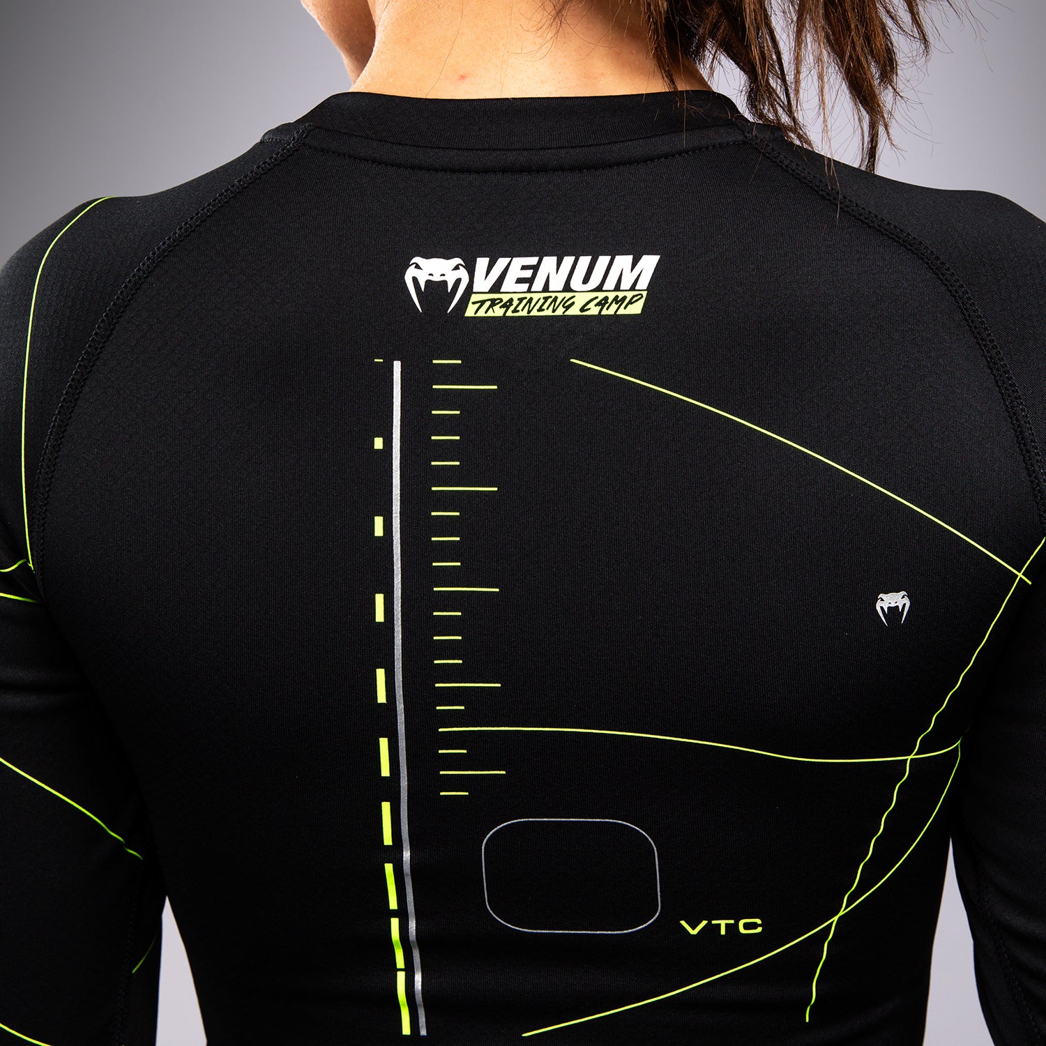 Venum Training Camp 4.0 Long Sleeve Rashguard - Black/Neon Green - Image 6
