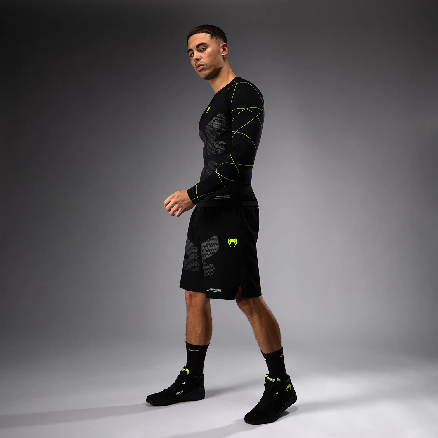 Venum Training Camp 4.0 Long Sleeve Rashguard - Black/Neon Green - Image 2