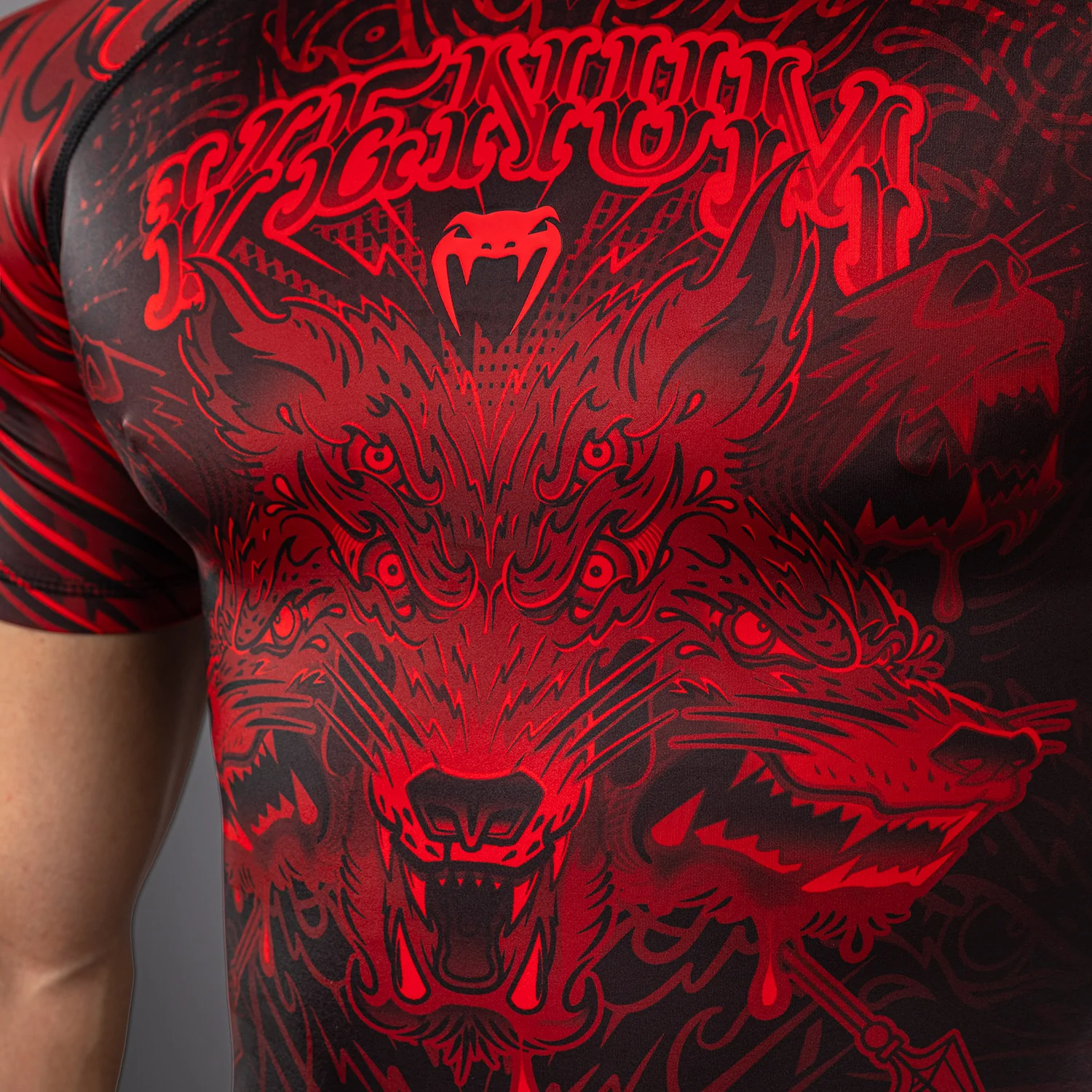 Venum Wolf Atak Short Sleeve Rashguard - Black/Red - Image 6