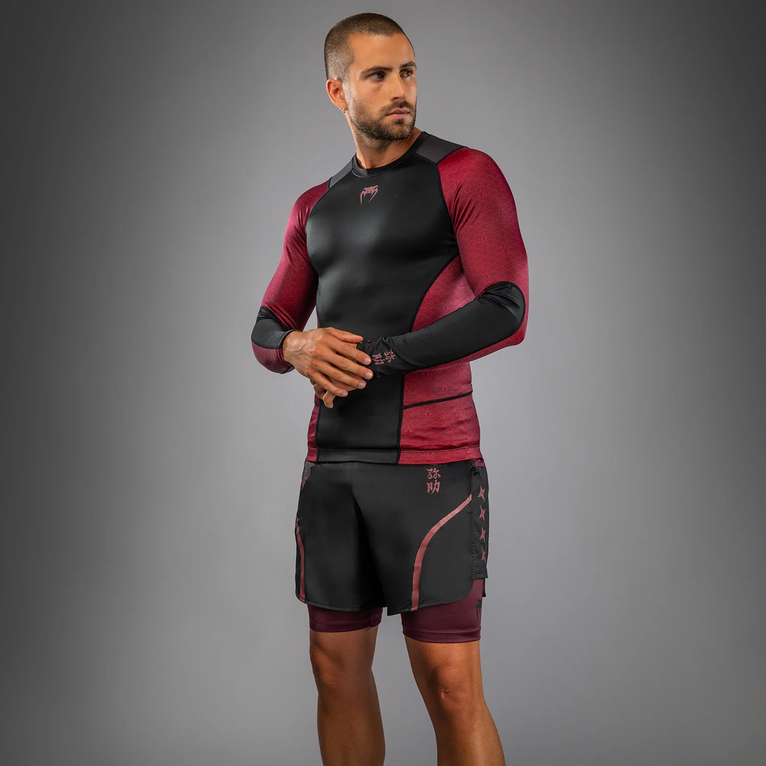 Venum x Assassin’s Creed Shadows Men’s Long Sleeve Rashguard - Burgundy/Black - Image 4