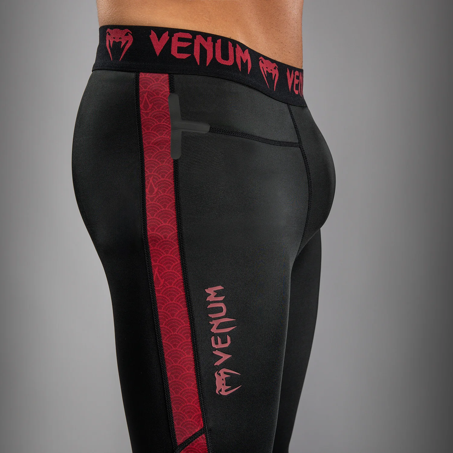 Venum x Assassin’s Creed Shadows Men’s Spats - Burgundy/Black - Image 6