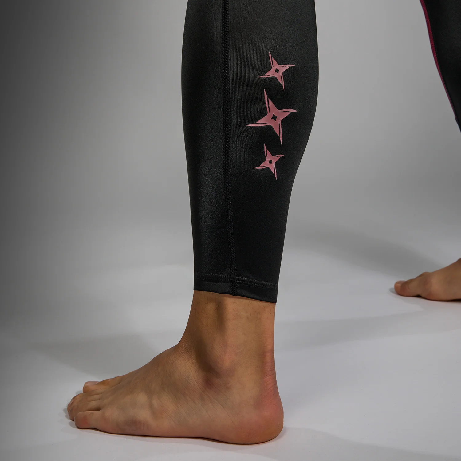 Venum x Assassin’s Creed Shadows Men’s Spats - Burgundy/Black - Image 7