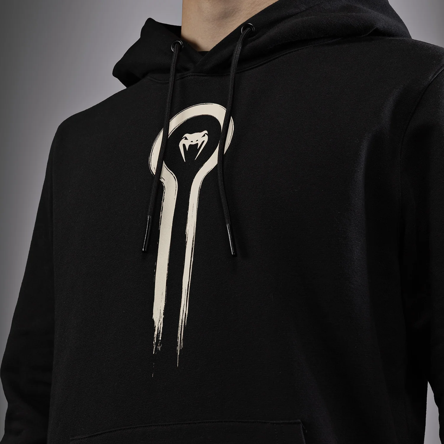 Venum x Assassin's Creed Shadows Hoodie - Black - Image 8