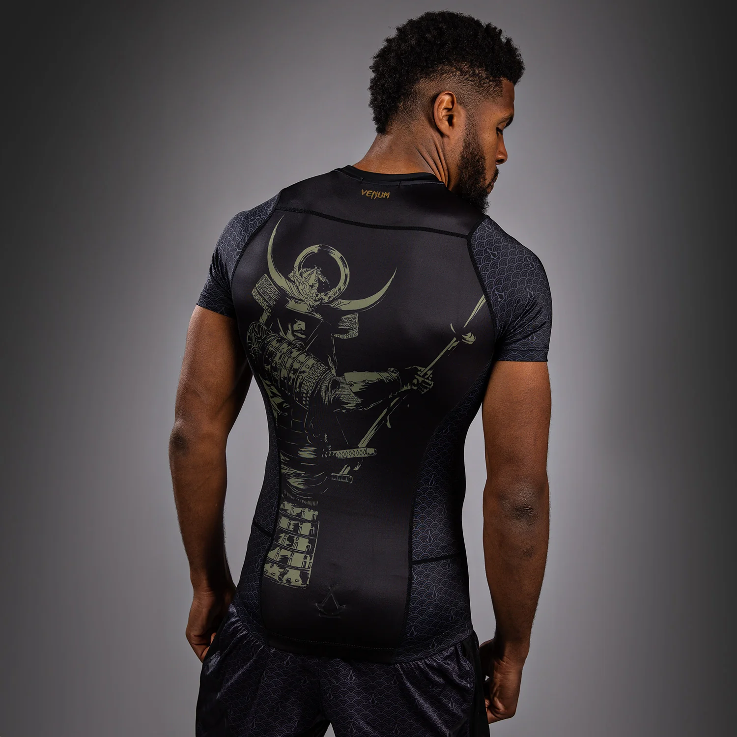 Venum x Assassin's Creed Shadows Rashguard Short Sleeve - Black - Image 3