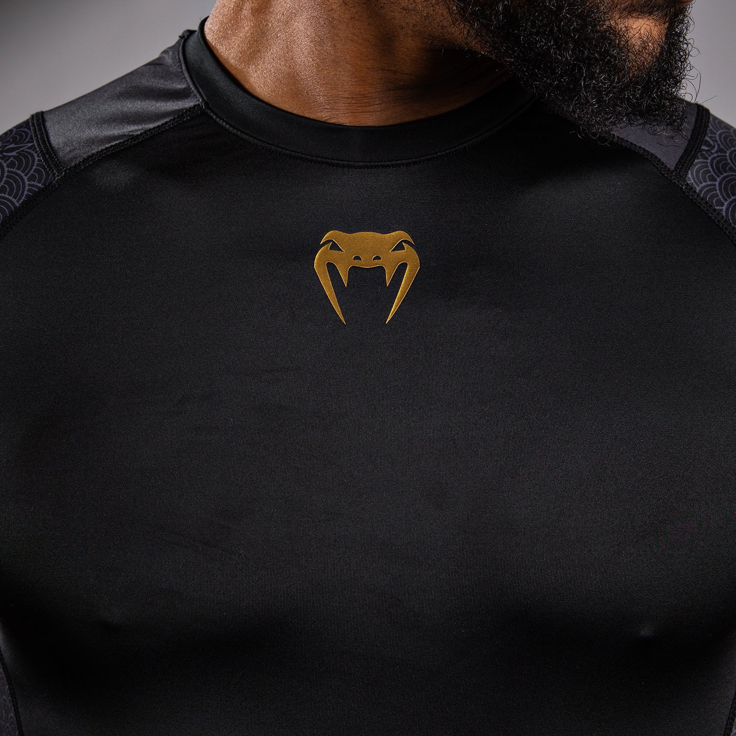 Venum x Assassin's Creed Shadows Rashguard Short Sleeve - Black - Image 5