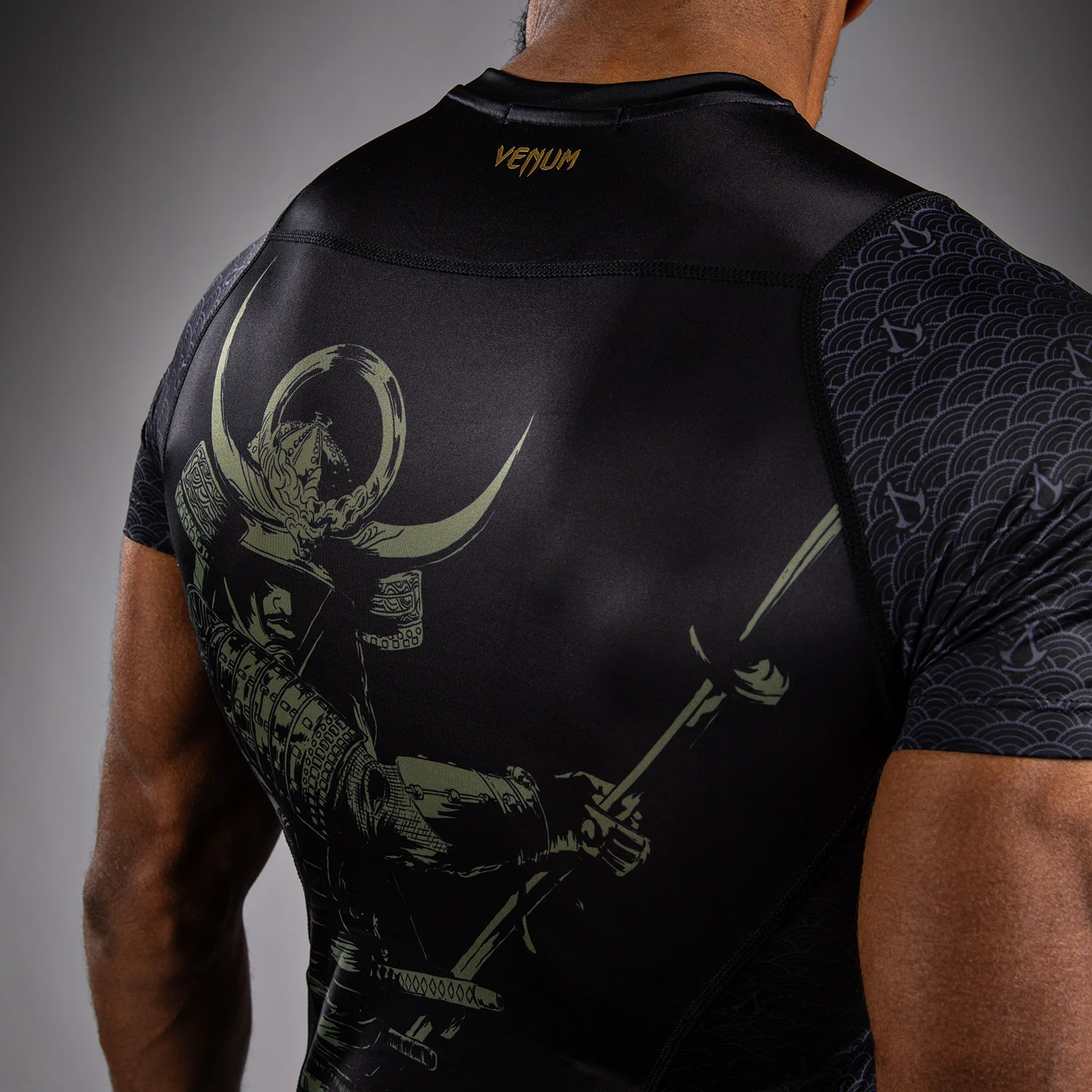 Venum x Assassin's Creed Shadows Rashguard Short Sleeve - Black - Image 6
