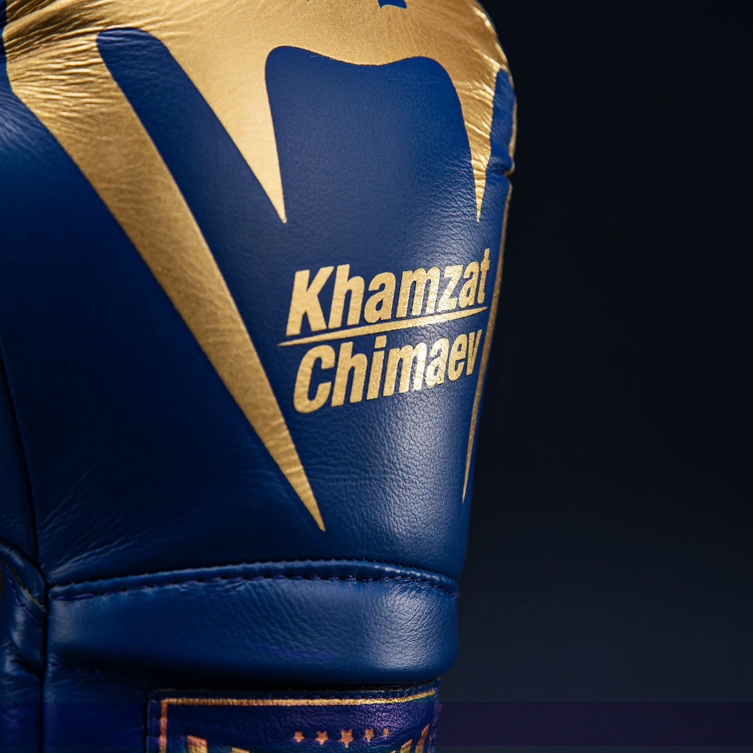 Venum Giant 2.0 Khamzat Chimaev Pro boxing gloves - Blue gold - Image 5