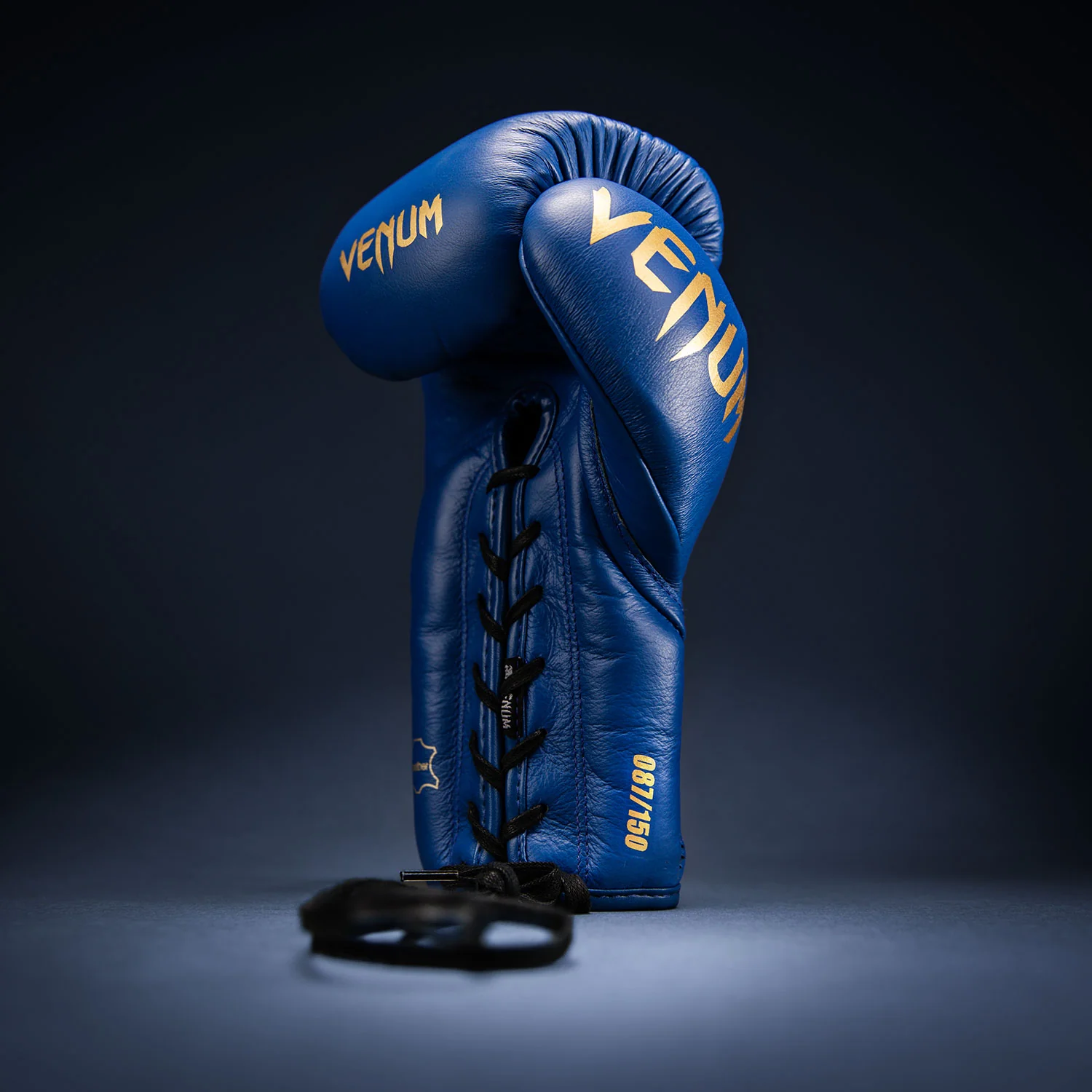 Venum Giant 2.0 Khamzat Chimaev Pro boxing gloves - Blue gold - Image 6