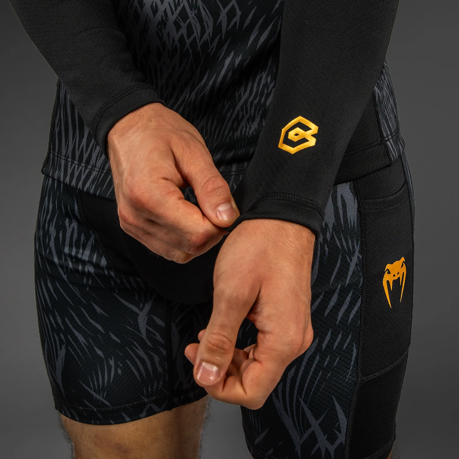 Venum x Chimaev Rashguards - Black/Grey - Image 7