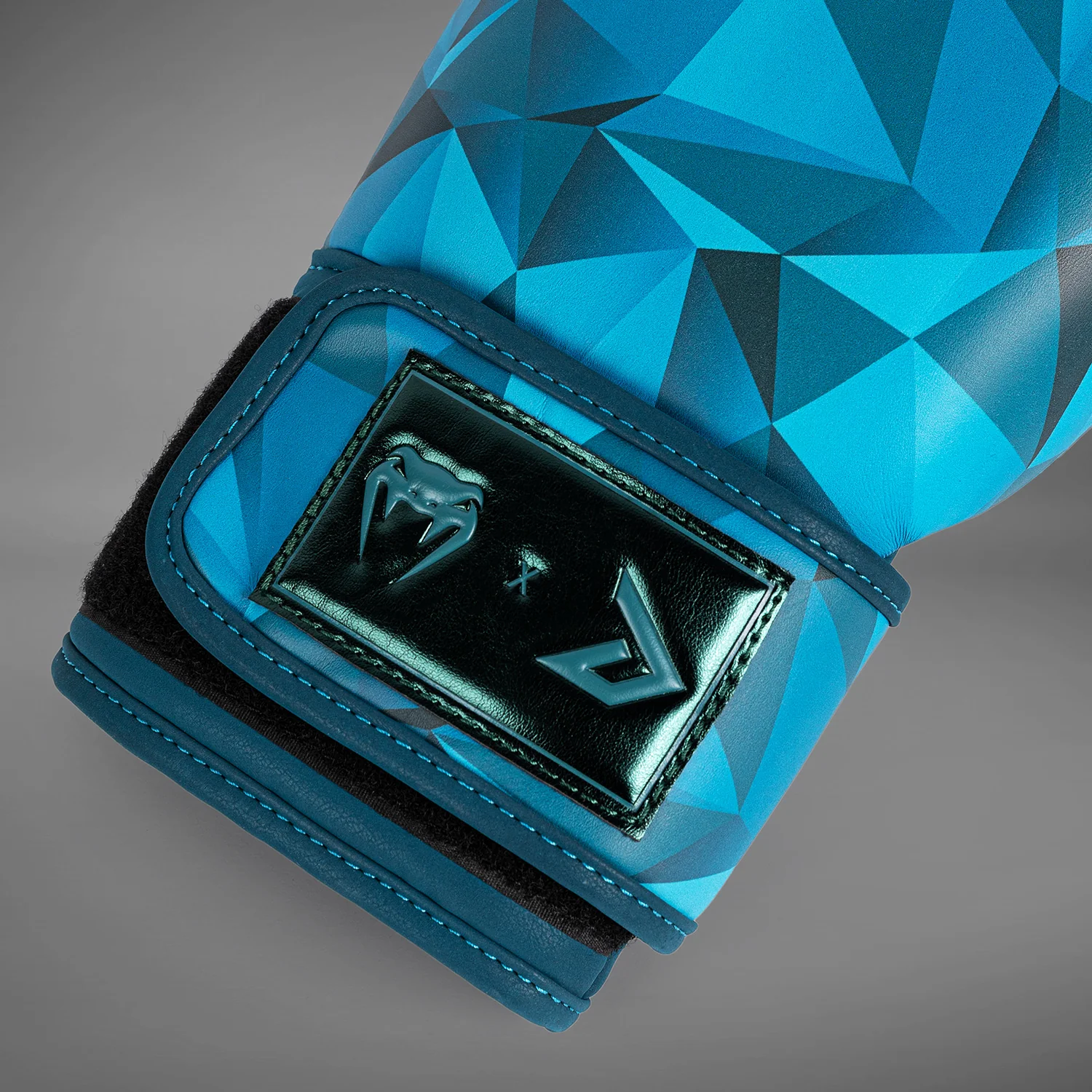 Venum x Demi Boxing Gloves - Azur Blue - Image 4