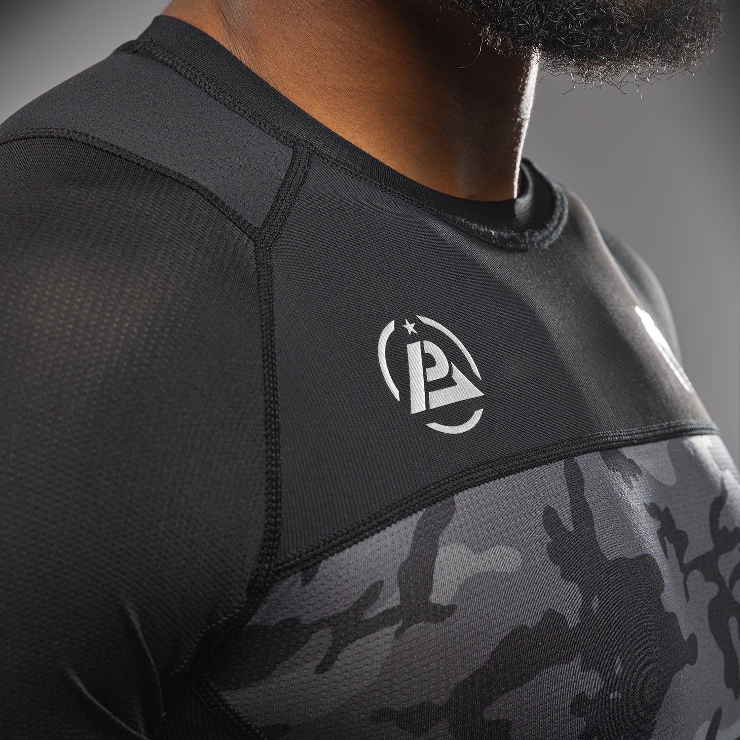 Venum x Polaris Short Sleeve Rashguard - Black/Storm Grey - Image 7