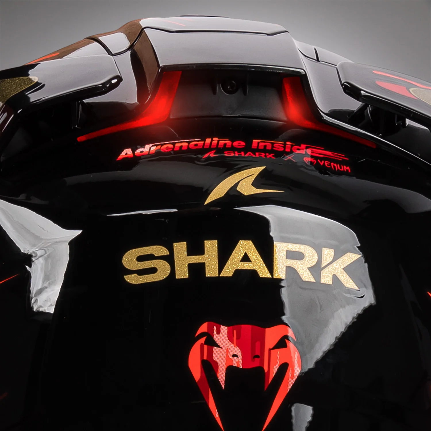 Venum x Shark SKWAL i3 JET Motorcycle Helmet - Red/Gold - Image 9