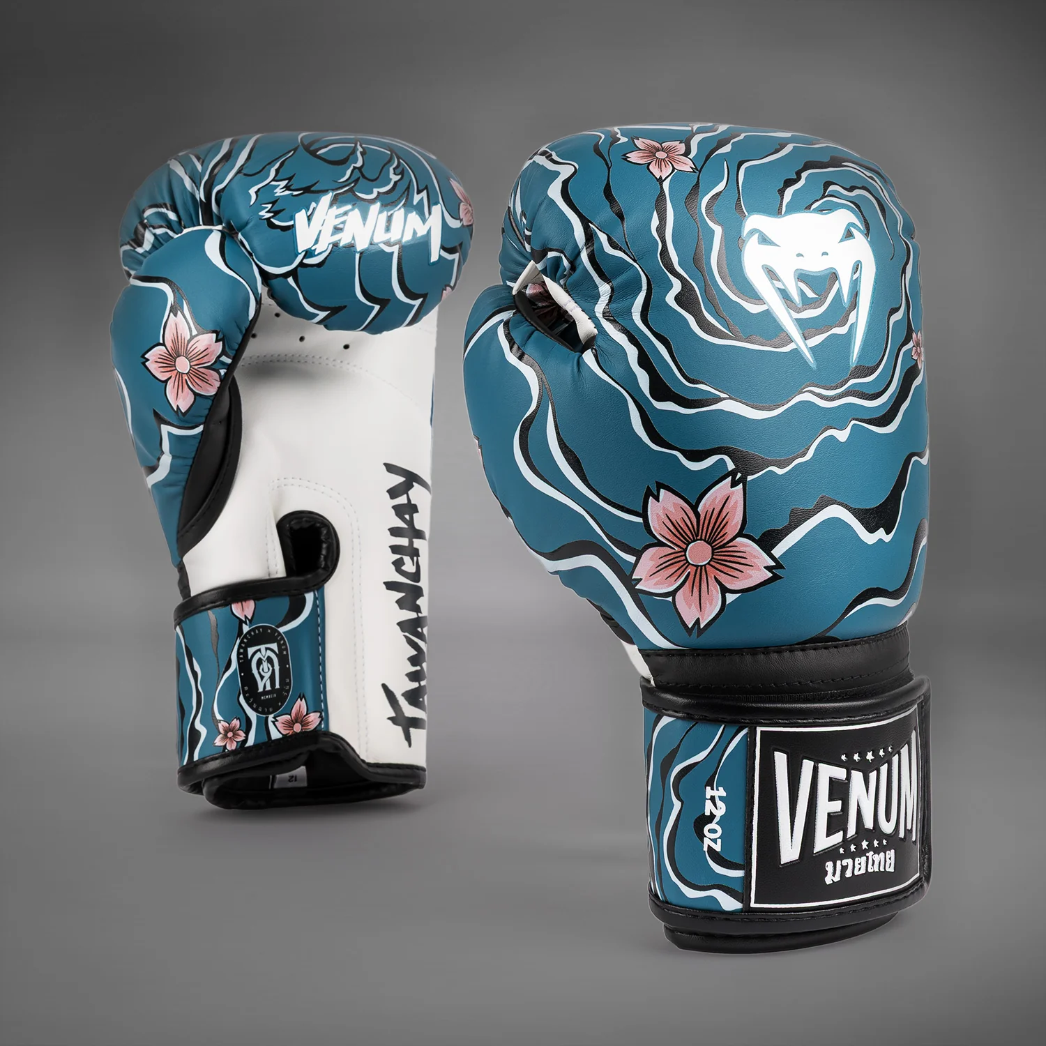 Venum X Tawanchay Boxing Gloves Blue/White - Image 2