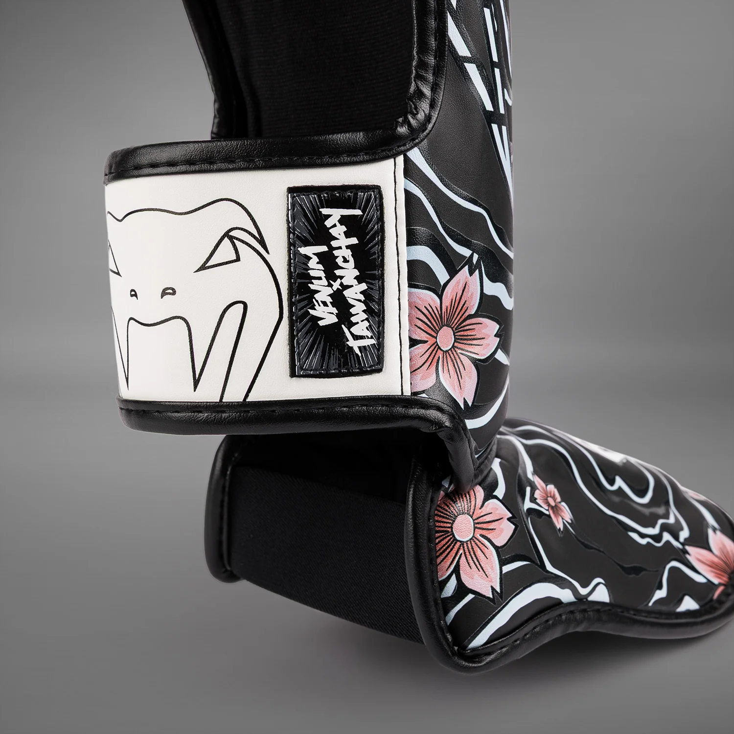 Venum x Tawanchay Shinguards Black/White - Image 5