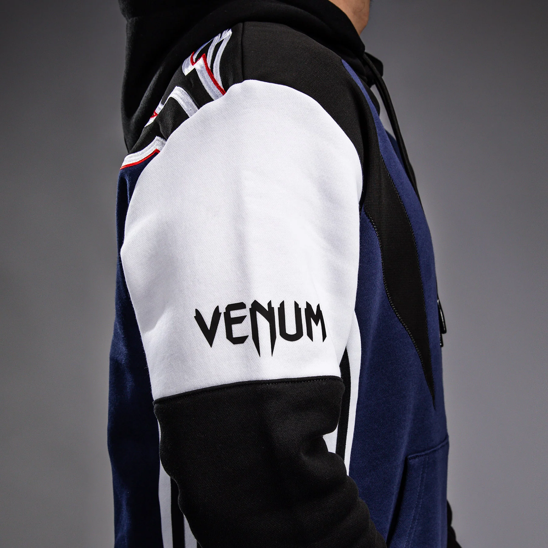 Venum x TEKKEN 8 - Jin Kazama Hoodie - Blue/Black/White - Image 9