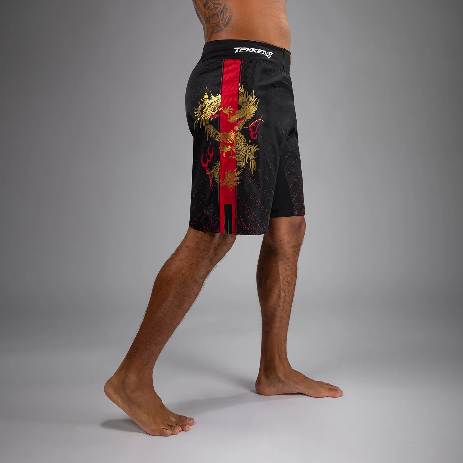 Venum x TEKKEN 8 - Marshall Law Fight Shorts - Black/Red/Gold - Image 4