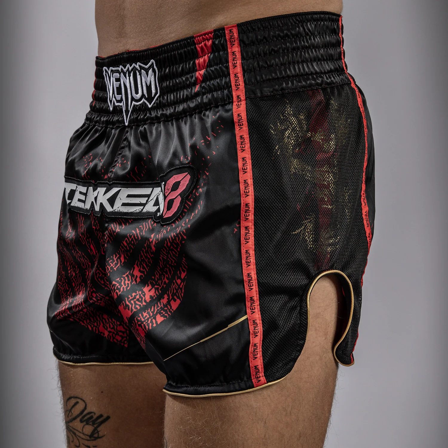Venum x TEKKEN 8 - Marshall Law Muay Thai Shorts - Black/Red/Gold - Image 6