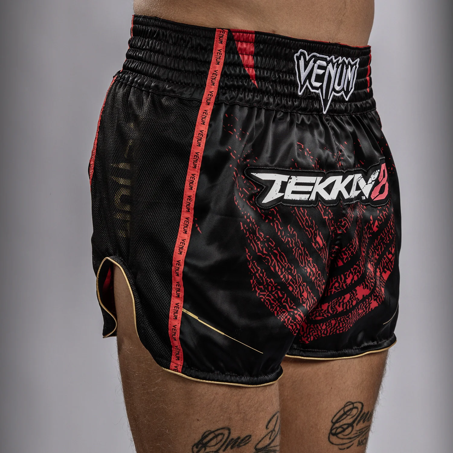Venum x TEKKEN 8 - Marshall Law Muay Thai Shorts - Black/Red/Gold - Image 8