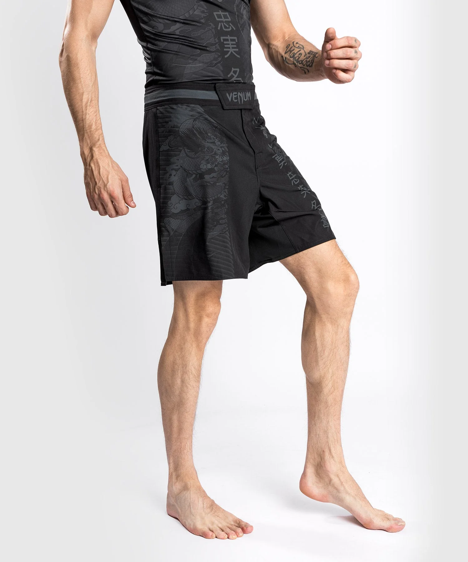 Venum YKZ21 Fightshorts – Black/Black - Image 7