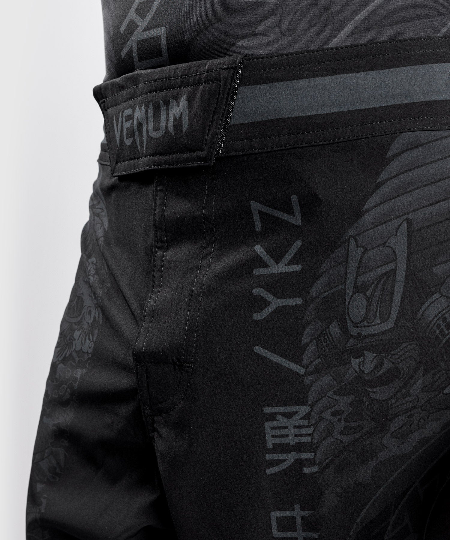 Venum YKZ21 Fightshorts – Black/Black - Image 8