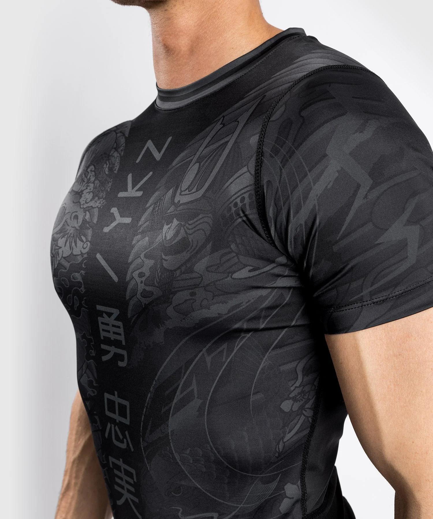 Venum YKZ21 Rashguard - Short Sleeves – Black/Black - Image 4